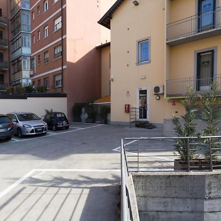 Albergo Residenza Al Teatro Udine Bagian luar foto