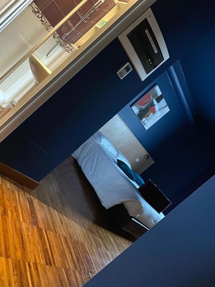 Albergo Residenza Al Teatro Udine Bagian luar foto