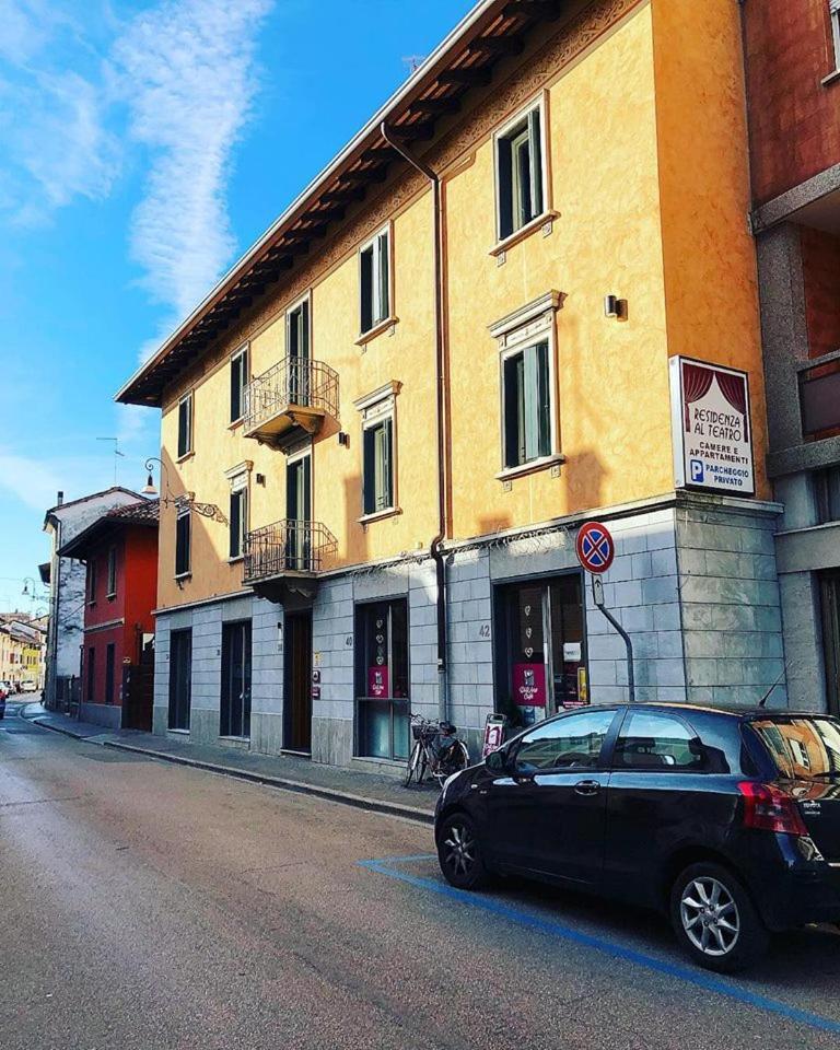 Albergo Residenza Al Teatro Udine Bagian luar foto