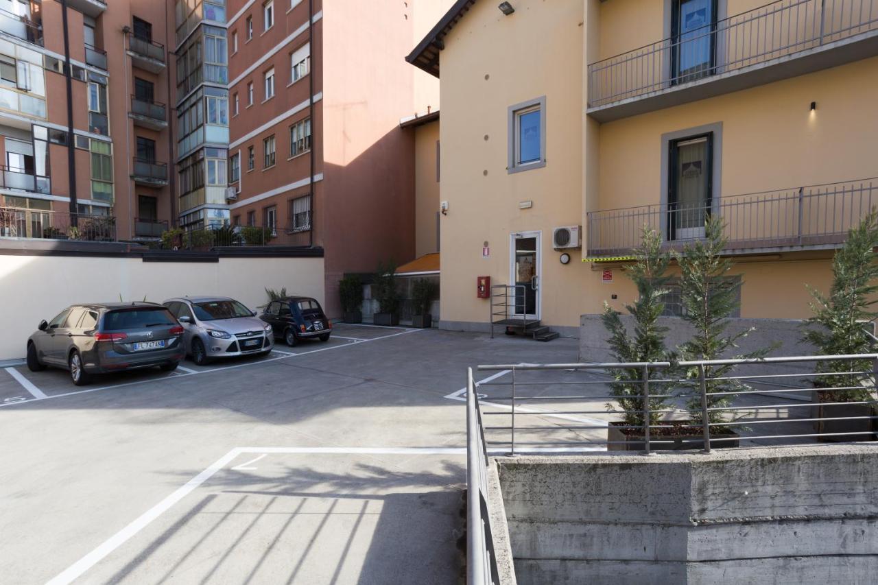 Albergo Residenza Al Teatro Udine Bagian luar foto